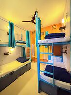 Skyard Hostel Rishikesh (Laxman Jhula)