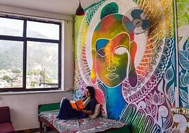 Skyard Hostel Rishikesh (Laxman Jhula)