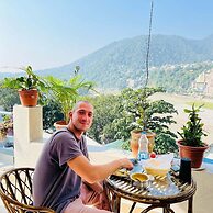 Skyard Hostel Rishikesh (Laxman Jhula)