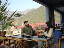 Skyard Hostel Rishikesh (Laxman Jhula)