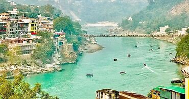 Skyard Hostel Rishikesh (Laxman Jhula)
