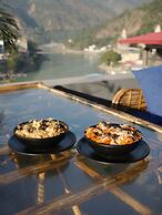 Skyard Hostel Rishikesh (Laxman Jhula)