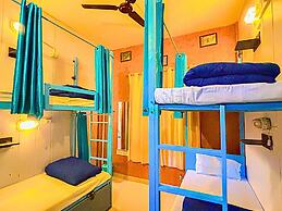 Skyard Hostel Rishikesh (Laxman Jhula)