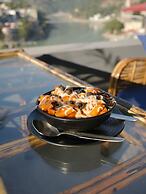 Skyard Hostel Rishikesh (Laxman Jhula)