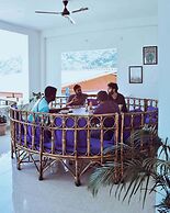 Skyard Hostel Rishikesh (Laxman Jhula)