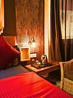 Skyard Hostel Rishikesh (Laxman Jhula)