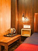 Skyard Hostel Rishikesh (Laxman Jhula)
