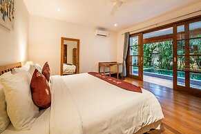 Fabulous Private Villa, 3 BR, Canggu With Staff
