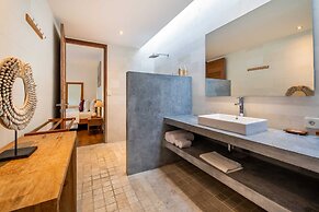 Fabulous Private Villa, 3 BR, Canggu With Staff