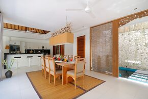 Fabulous Private Villa, 3 BR, Canggu With Staff