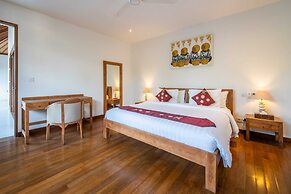 Fabulous Private Villa, 3 BR, Canggu With Staff
