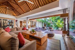 Fabulous Private Villa, 3 BR, Canggu With Staff