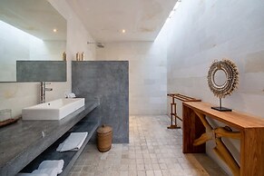 Fabulous Private Villa, 3 BR, Canggu With Staff