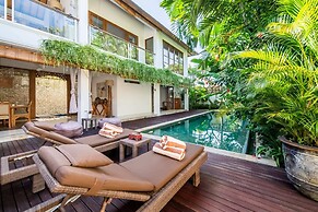 Fabulous Private Villa, 3 BR, Canggu With Staff