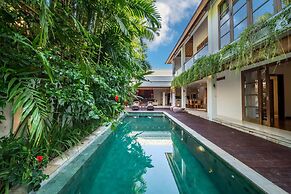 Fabulous Private Villa, 3 BR, Canggu With Staff