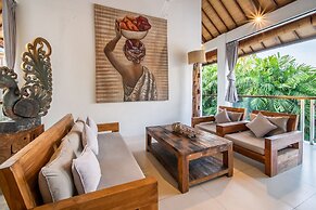 Fabulous Private Villa, 3 BR, Canggu With Staff