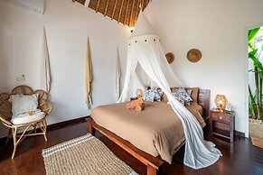 Traditional Private Villa, 3 BR, Uluwatu
