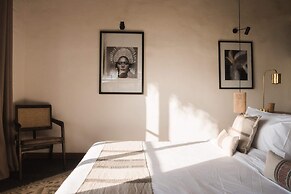 Stunning Villas Complex, 12 BR, Canggu With Staff