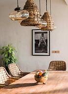 Stunning Villas Complex, 12 BR, Canggu With Staff