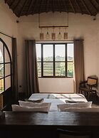 Stunning Villas Complex, 12 BR, Canggu With Staff