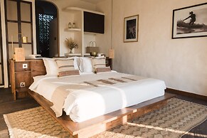 Stunning Villas Complex, 12 BR, Canggu With Staff