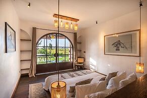 Stunning Villas Complex, 12 BR, Canggu With Staff