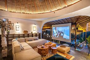 Stunning Villas Complex, 12 BR, Canggu With Staff