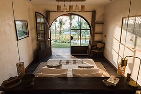 Stunning Villas Complex, 12 BR, Canggu With Staff