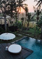 Stunning Villas Complex, 12 BR, Canggu With Staff