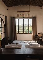 Stunning Villas Complex, 12 BR, Canggu With Staff