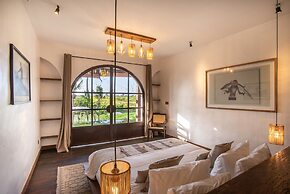 Stunning Villas Complex, 12 BR, Canggu With Staff
