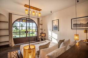 Stunning Villas Complex, 12 BR, Canggu With Staff
