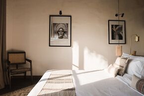 Stunning Villas Complex, 12 BR, Canggu With Staff