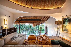 Stunning Villas Complex, 12 BR, Canggu With Staff