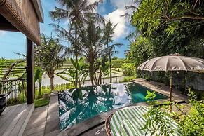 Tropical Private Villa, 3 BR, Canggu Ricefield View