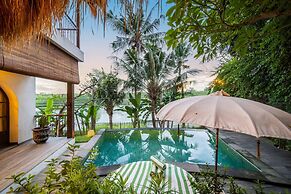 Tropical Private Villa, 3 BR, Canggu Ricefield View