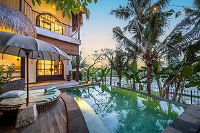 Tropical Private Villa, 3 BR, Canggu Ricefield View