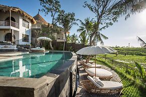 Breathtaking Private Villa, 6 BR, Canggu With Staff