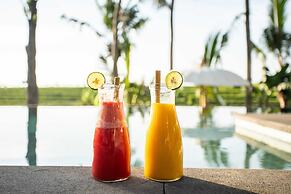 Breathtaking Private Villa, 6 BR, Canggu With Staff