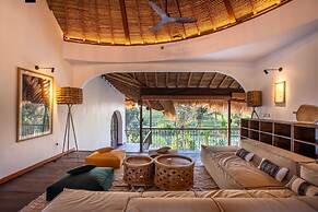 Breathtaking Private Villa, 6 BR, Canggu With Staff