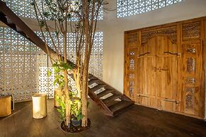 Breathtaking Private Villa, 6 BR, Canggu With Staff
