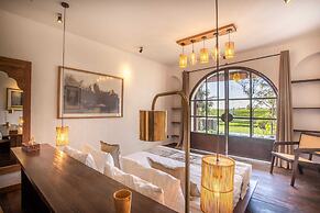 Breathtaking Private Villa, 6 BR, Canggu With Staff