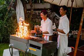 Breathtaking Private Villa, 6 BR, Canggu With Staff