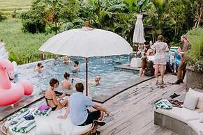 Breathtaking Private Villa, 6 BR, Canggu With Staff