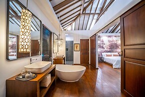 Exclusive Villas Complex, 8 BR, Canggu With Staff