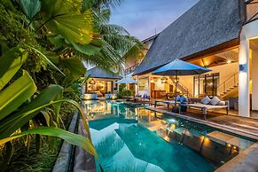 Exclusive Villas Complex, 8 BR, Canggu With Staff