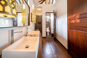 Exclusive Villas Complex, 8 BR, Canggu With Staff