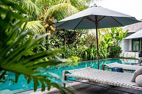 Exclusive Villas Complex, 8 BR, Canggu With Staff