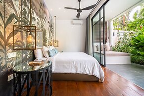 Exclusive Villas Complex, 8 BR, Canggu With Staff