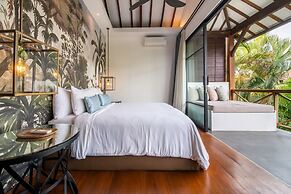 Splendid Private Villa, 4 BR, Canggu With Staff